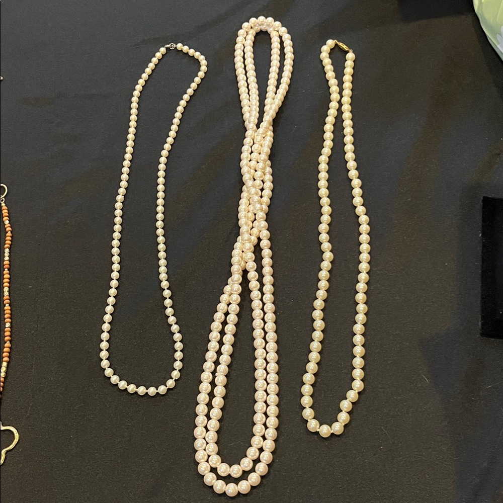 Elegant Cream Pearl Necklaces